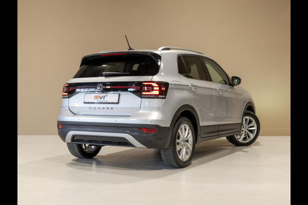 Volkswagen T-Cross 1.0 TSI Style / 116pk / Achteruitrij camera / Stoelverwarming / Virtual cockpit / Dodehoek detectie /