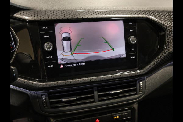 Volkswagen T-Cross 1.0 TSI Style / 116pk / Achteruitrij camera / Stoelverwarming / Virtual cockpit / Dodehoek detectie /