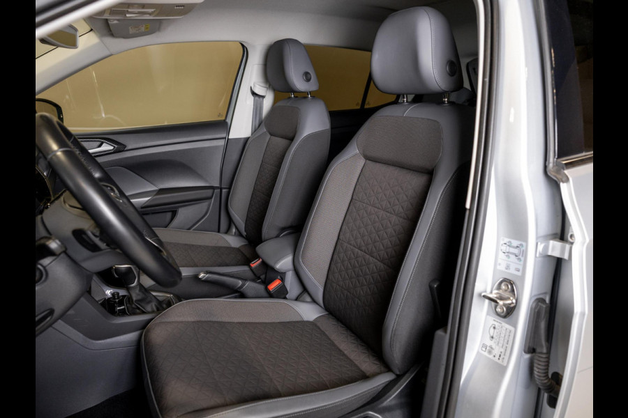 Volkswagen T-Cross 1.0 TSI Style / 116pk / Achteruitrij camera / Stoelverwarming / Virtual cockpit / Dodehoek detectie /