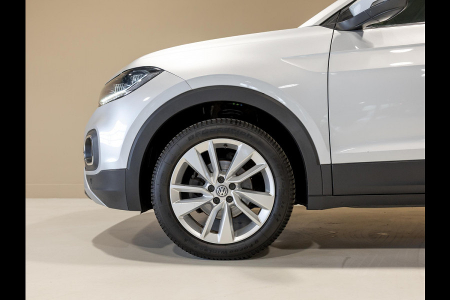 Volkswagen T-Cross 1.0 TSI Style / 116pk / Achteruitrij camera / Stoelverwarming / Virtual cockpit / Dodehoek detectie /