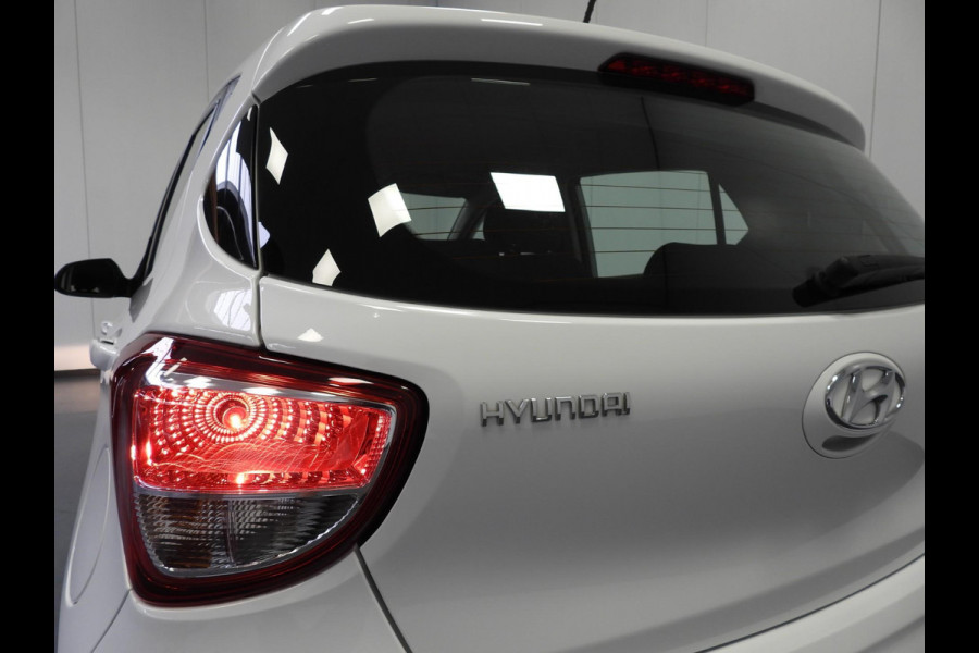 Hyundai i10 1.0i Comfort Smart Pack NAVI/AIRCO/CRUISE/PDC!
