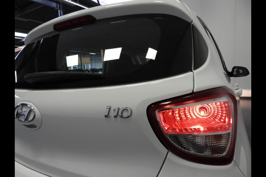 Hyundai i10 1.0i Comfort Smart Pack NAVI/AIRCO/CRUISE/PDC!