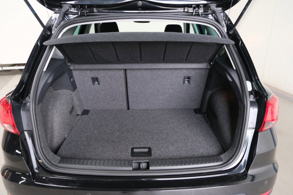 Seat Arona 1.0 TSI Style Business Intense - N.A.P. Airco, Cruise, Navi, PDC, Carplay, Trekhaak.