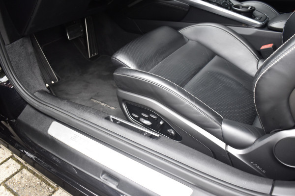 Porsche 911 3.0 Carrera S | Schuifdak | PPF Front | Sportuitlaat | Bose | Achterasbesturing | 20/21'' Wielen |