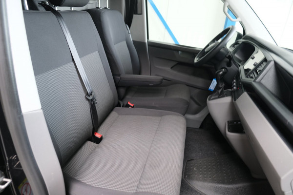 Volkswagen Transporter 2.0 TDI 150PK L2H1 28 Comfortline Automaat - Airco, Cruise, Navi, PDC, Camera, Carplay, Trekhaak.