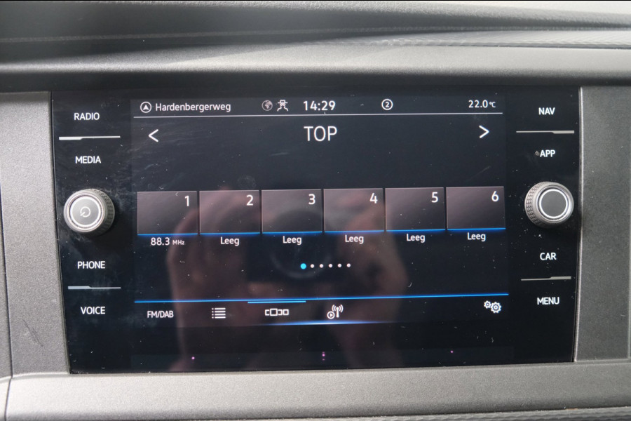 Volkswagen Transporter 2.0 TDI 150PK L2H1 28 Comfortline Automaat - Airco, Cruise, Navi, PDC, Camera, Carplay, Trekhaak.