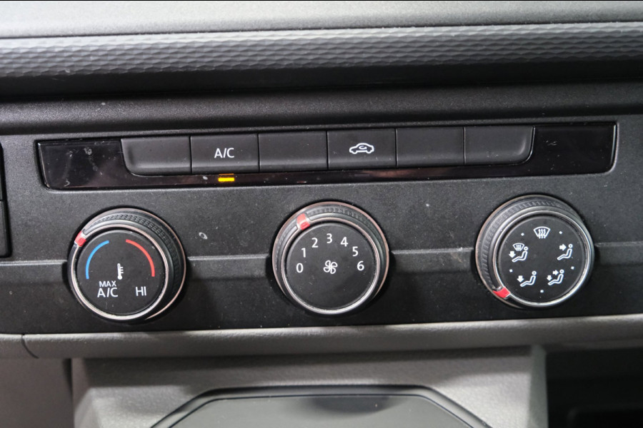 Volkswagen Transporter 2.0 TDI 150PK L2H1 28 Comfortline Automaat - Airco, Cruise, Navi, PDC, Camera, Carplay, Trekhaak.
