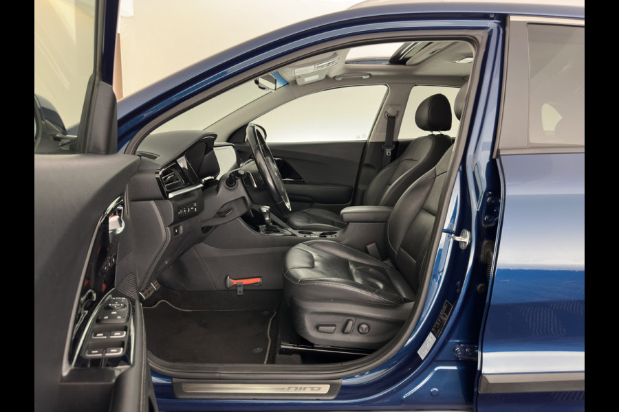 Kia Niro 1.6 GDi Hybrid ExecutiveLine (INCL-BTW) Aut. *PANO | LEATHER | FULL-LED | NAVI-FULLMAP | DIGI-COCKPIT | HEATED-COMFORTSEATS | CAMERA | DAB+ | KEYLESS | ECC | SHIFTPADDLES | ADAPTIVE-CRUISE | LANE-ASSIST | TOWBAR | 18"ALU