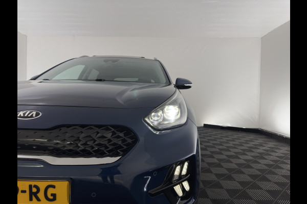 Kia Niro 1.6 GDi Hybrid ExecutiveLine (INCL-BTW) Aut. *PANO | LEATHER | FULL-LED | NAVI-FULLMAP | DIGI-COCKPIT | HEATED-COMFORTSEATS | CAMERA | DAB+ | KEYLESS | ECC | SHIFTPADDLES | ADAPTIVE-CRUISE | LANE-ASSIST | TOWBAR | 18"ALU