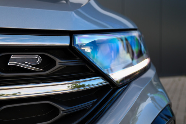 Volkswagen T-Roc 1.5 TSI R-Line Business | CAMERA | STOEL & STUURVERW | PDC V&A | 18'' | CARPLAY |