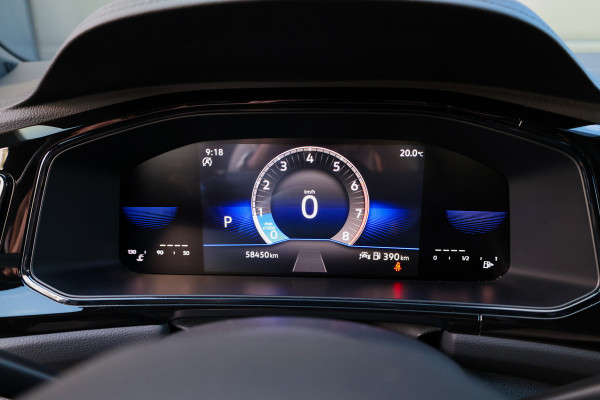 Volkswagen T-Roc 1.5 TSI R-Line Business | CAMERA | STOEL & STUURVERW | PDC V&A | 18'' | CARPLAY |