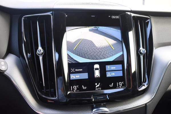 Volvo XC60 B4 197PK Automaat R-Design / Adaptive Cruise control / Elektrische stoelen / Best. stoel met geheugen / Elektrisch panorama schuif-/kanteldak / Stuurverwarming / Stoelverwarming / Achteruitrijcamera / Harman Kardon