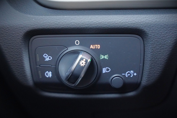 Audi A3 Sportback 35 TFSI CoD Design Pro Line Plus S-Line | Panoramadak | Stoelverwarming | Adaptive Cruise Control | Navigatie | Camera | Parkeersensoren | Climate Control |