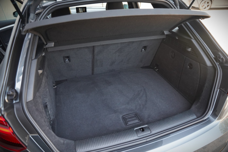 Audi A3 Sportback 35 TFSI CoD Design Pro Line Plus S-Line | Panoramadak | Stoelverwarming | Adaptive Cruise Control | Navigatie | Camera | Parkeersensoren | Climate Control |