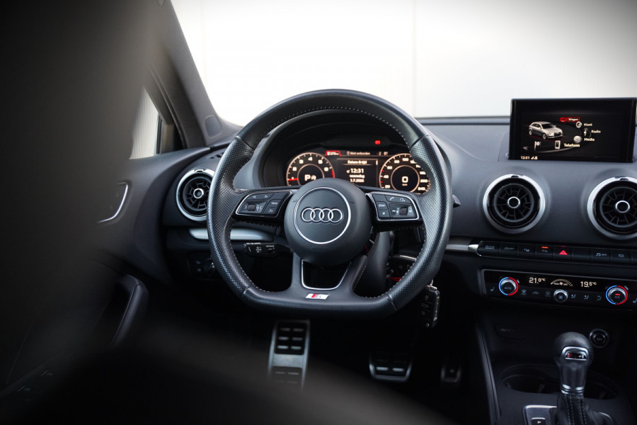 Audi A3 Sportback 35 TFSI CoD Design Pro Line Plus S-Line | Panoramadak | Stoelverwarming | Adaptive Cruise Control | Navigatie | Camera | Parkeersensoren | Climate Control |