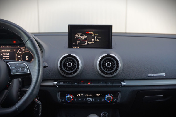 Audi A3 Sportback 35 TFSI CoD Design Pro Line Plus S-Line | Panoramadak | Stoelverwarming | Adaptive Cruise Control | Navigatie | Camera | Parkeersensoren | Climate Control |