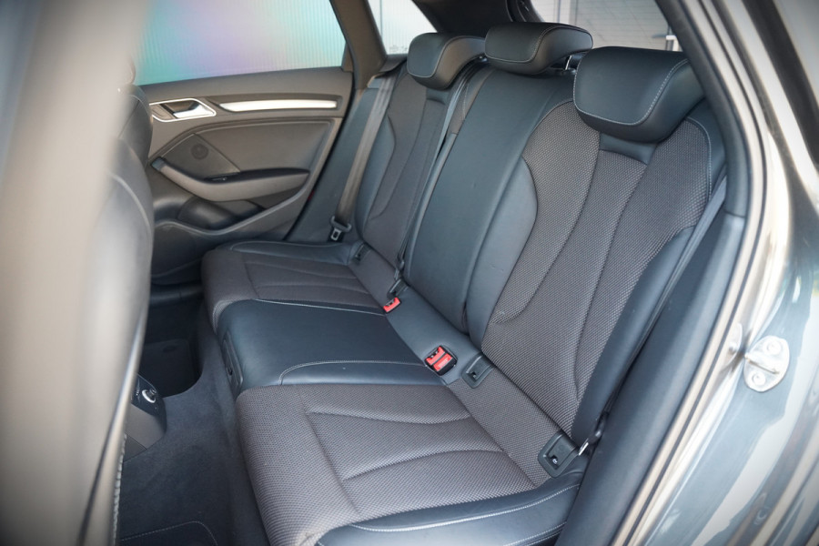 Audi A3 Sportback 35 TFSI CoD Design Pro Line Plus S-Line | Panoramadak | Stoelverwarming | Adaptive Cruise Control | Navigatie | Camera | Parkeersensoren | Climate Control |