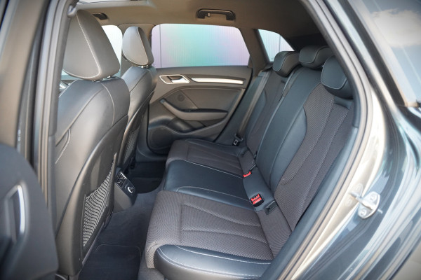Audi A3 Sportback 35 TFSI CoD Design Pro Line Plus S-Line | Panoramadak | Stoelverwarming | Adaptive Cruise Control | Navigatie | Camera | Parkeersensoren | Climate Control |