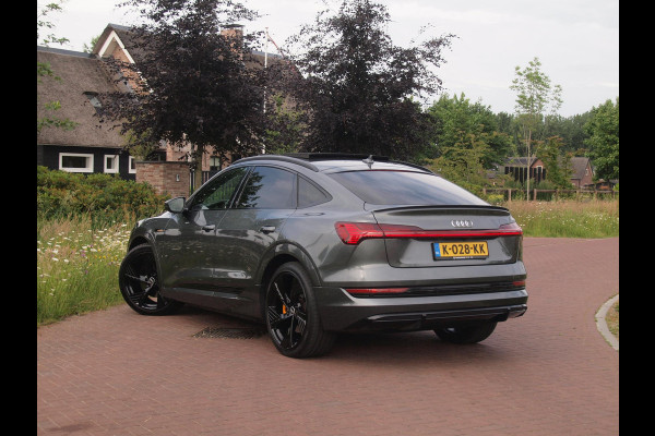 Audi e-tron Sportback 55 quattro S edition 95 kWh | Panoramadak | Camera | Sfeerverlichting | Bang & Olufsen | 22 inch |