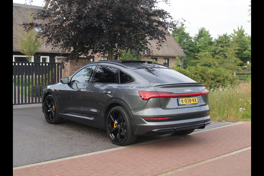 Audi e-tron Sportback 55 quattro S edition 95 kWh | Panoramadak | Camera | Sfeerverlichting | Bang & Olufsen | 22 inch |