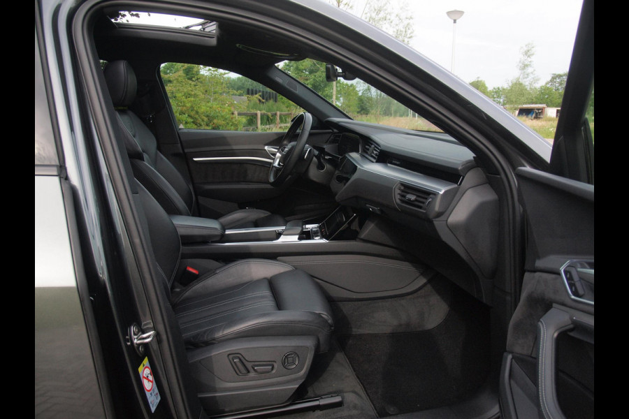 Audi e-tron Sportback 55 quattro S edition 95 kWh | Panoramadak | Camera | Sfeerverlichting | Bang & Olufsen | 22 inch |