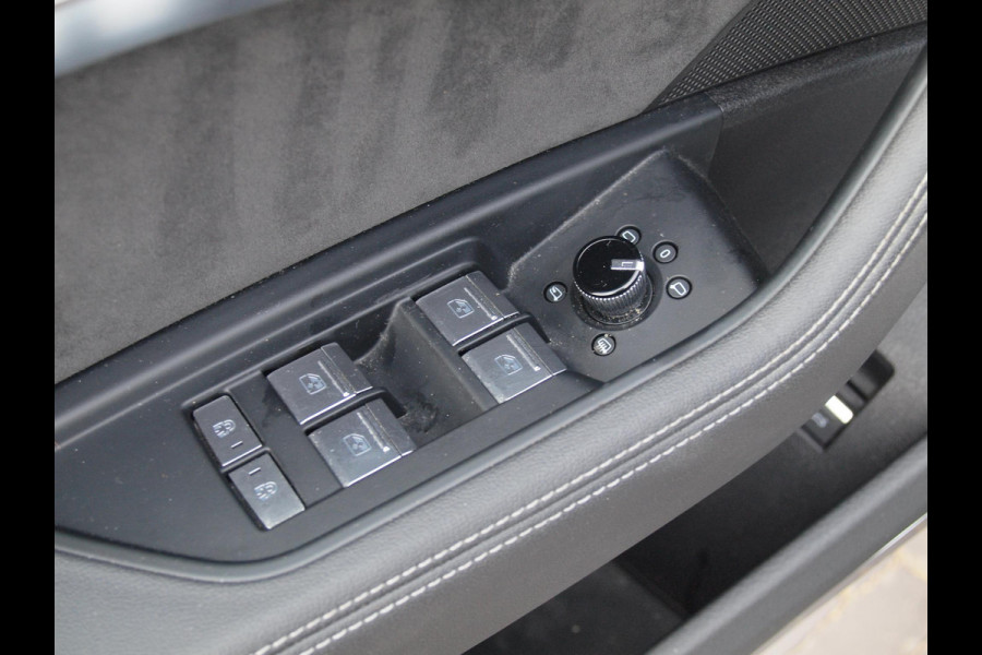 Audi e-tron Sportback 55 quattro S edition 95 kWh | Panoramadak | Camera | Sfeerverlichting | Bang & Olufsen | 22 inch |