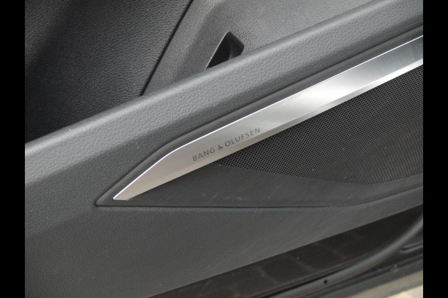 Audi e-tron Sportback 55 quattro S edition 95 kWh | Panoramadak | Camera | Sfeerverlichting | Bang & Olufsen | 22 inch |