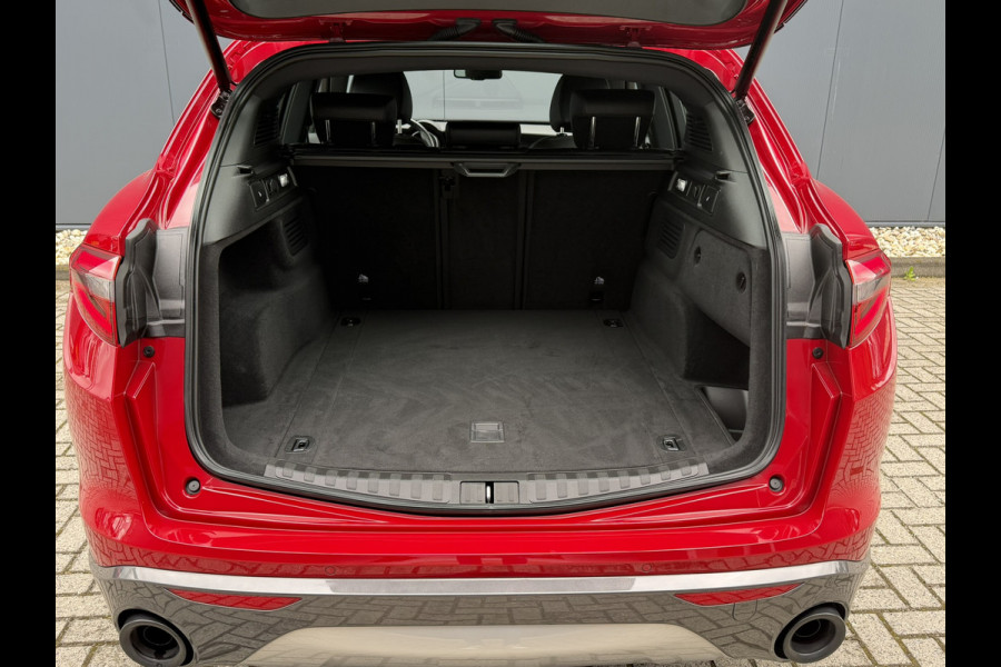 Alfa Romeo Stelvio 2.0 T AWD Ti | Stoel/Stuurverwarming | 20" Velgen | Camera