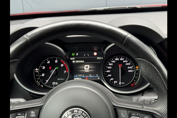 Alfa Romeo Stelvio 2.0 T AWD Ti | Stoel/Stuurverwarming | 20" Velgen | Camera