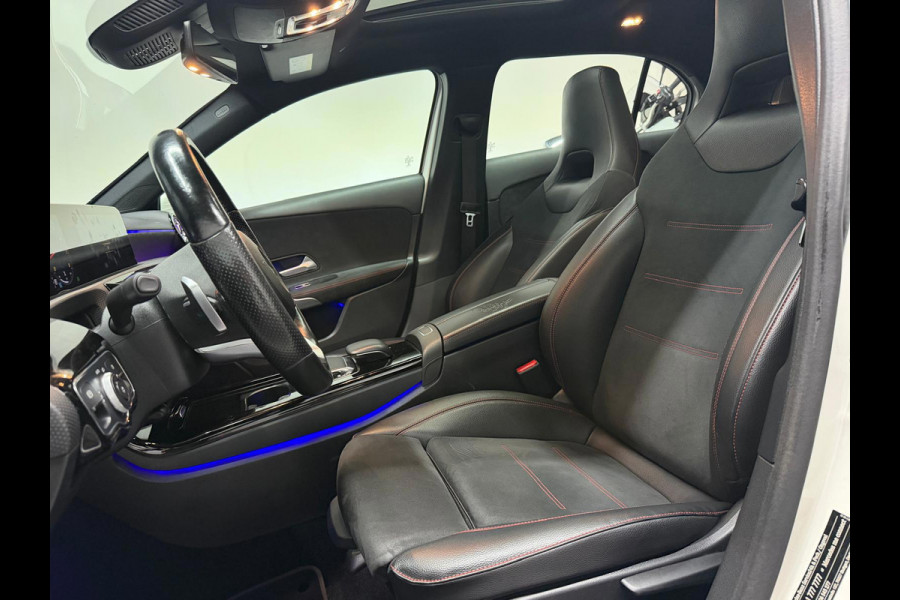 Mercedes-Benz A-Klasse 180 Business Solution AMG NAP Pano Sfeer Camera Dodehoek