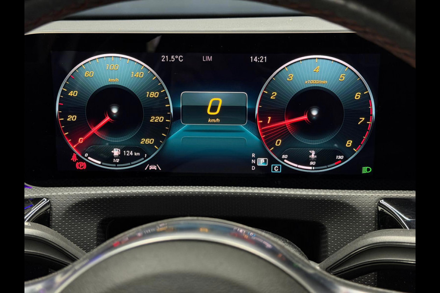 Mercedes-Benz A-Klasse 180 Business Solution AMG NAP Pano Sfeer Camera Dodehoek