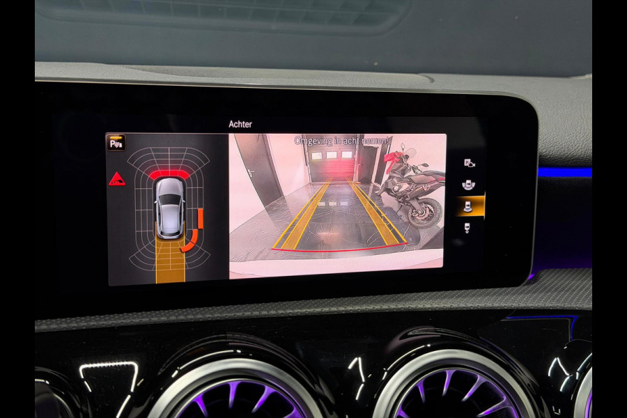 Mercedes-Benz A-Klasse 180 Business Solution AMG NAP Pano Sfeer Camera Dodehoek