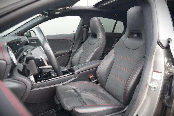 Mercedes-Benz CLA-Klasse Shooting Brake 250 e Premium | Panoramadak | Stoelverwarming | Multibeam LED | Keyless | Camera | Ambiance Verlichting | Cruise Control | SOH 95,87%