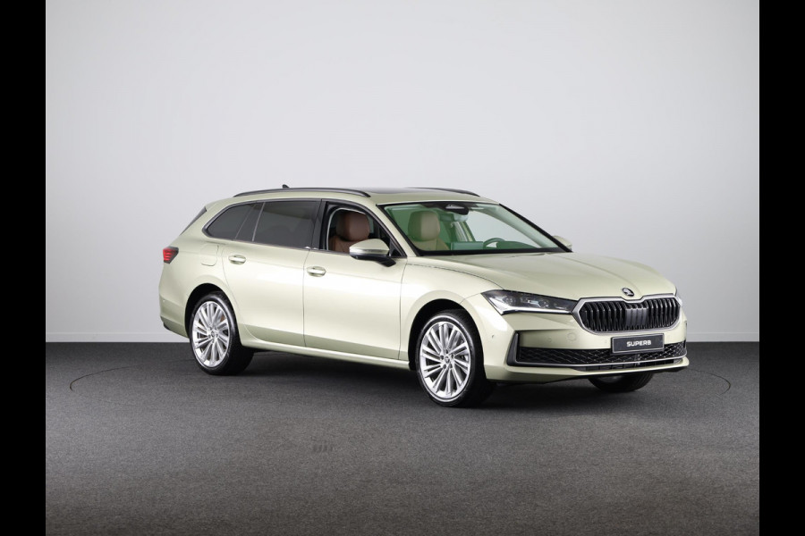 Škoda Superb Combi 1.5 TSI MHEV First Edition 150pk | Panoramadak | Leder | Light & View | Verlengde garantie | 19 inch Lichtmetalen velgen
