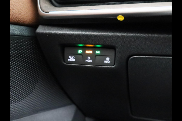 Škoda Superb Combi 1.5 TSI MHEV First Edition 150pk | Panoramadak | Leder | Light & View | Verlengde garantie | 19 inch Lichtmetalen velgen