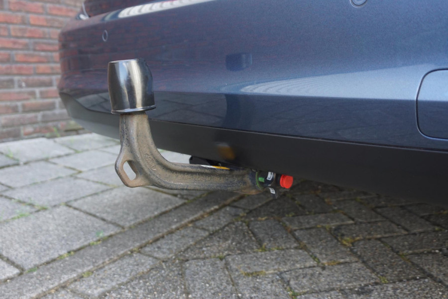 Ford FOCUS Wagon 1.0 EcoB.125PK Titanium Bus./Trekhaak/17Inch/B&O/ Winterpakket/Dealeronderhouden.