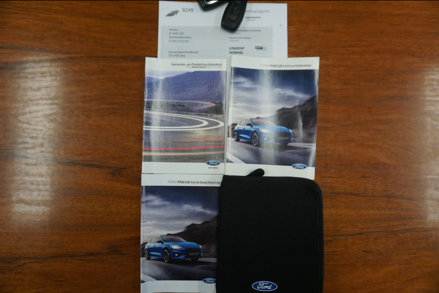 Ford FOCUS Wagon 1.0 EcoB.125PK Titanium Bus./Trekhaak/17Inch/B&O/ Winterpakket/Dealeronderhouden.
