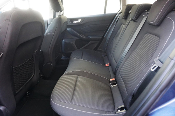 Ford FOCUS Wagon 1.0 EcoB.125PK Titanium Bus./Trekhaak/17Inch/B&O/ Winterpakket/Dealeronderhouden.