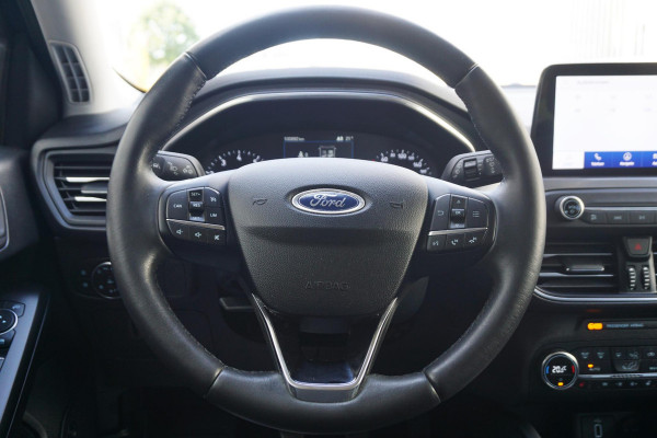 Ford FOCUS Wagon 1.0 EcoB.125PK Titanium Bus./Trekhaak/17Inch/B&O/ Winterpakket/Dealeronderhouden.