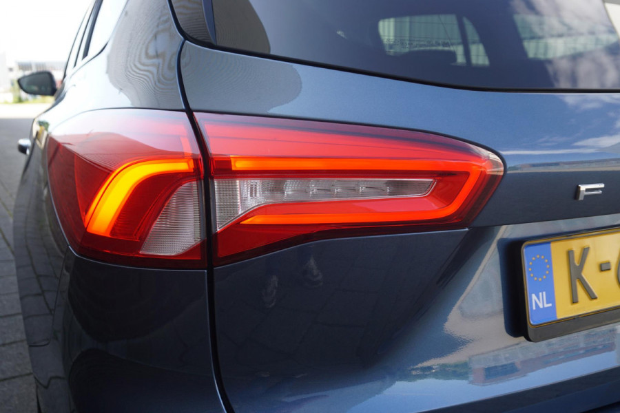 Ford FOCUS Wagon 1.0 EcoB.125PK Titanium Bus./Trekhaak/17Inch/B&O/ Winterpakket/Dealeronderhouden.