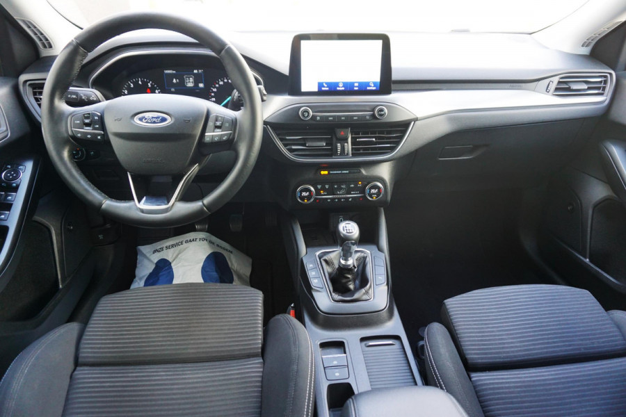 Ford FOCUS Wagon 1.0 EcoB.125PK Titanium Bus./Trekhaak/17Inch/B&O/ Winterpakket/Dealeronderhouden.