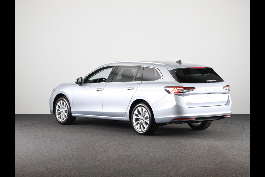 Škoda Superb Combi 1.5 TSI MHEV First Edition 150 pk | Trekhaak wegklapbaar | Panoramadak | Verlengde garantie | Navigatie | Achteruitrijcamera | Verwarmbare voorstoelen