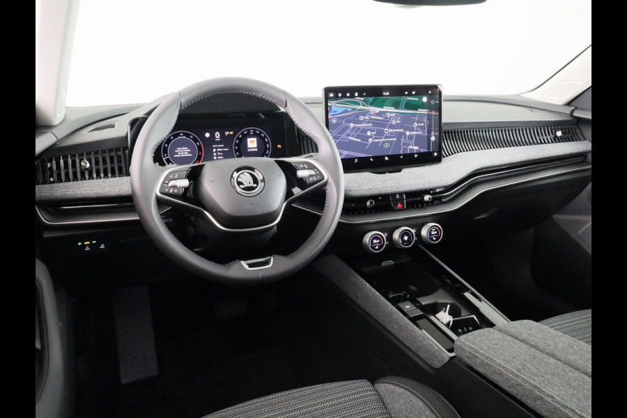 Škoda Superb Combi 1.5 TSI MHEV First Edition 150 pk | Trekhaak wegklapbaar | Panoramadak | Verlengde garantie | Navigatie | Achteruitrijcamera | Verwarmbare voorstoelen