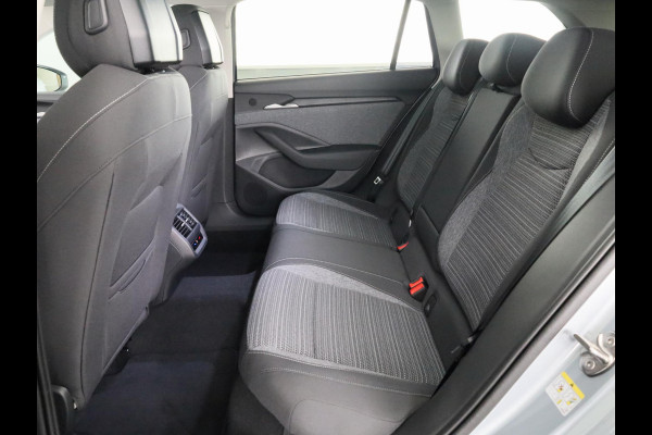 Škoda Superb Combi 1.5 TSI MHEV First Edition 150 pk | Trekhaak wegklapbaar | Panoramadak | Verlengde garantie | Navigatie | Achteruitrijcamera | Verwarmbare voorstoelen
