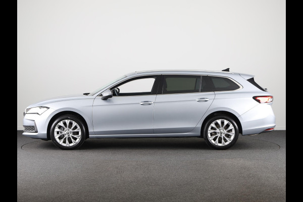 Škoda Superb Combi 1.5 TSI MHEV First Edition 150 pk | Trekhaak wegklapbaar | Panoramadak | Verlengde garantie | Navigatie | Achteruitrijcamera | Verwarmbare voorstoelen
