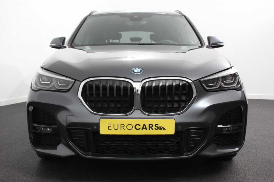 BMW X1 xDrive25e M-Sport PHEV 221pk Shadow Line Climate Control Cruise Control Camera Parkeer sensoren Navigatie Electrische Achterklep