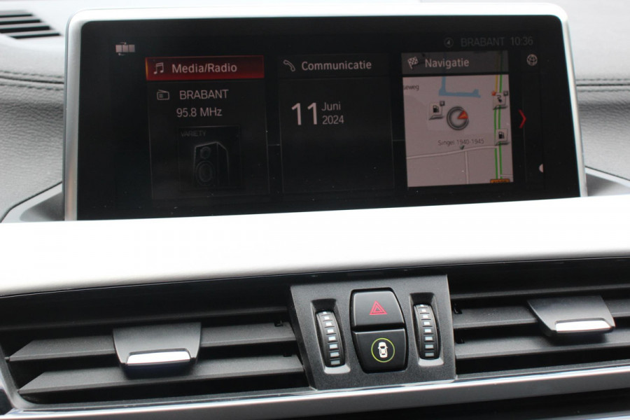 BMW X1 xDrive25e M-Sport PHEV 221pk Shadow Line Climate Control Cruise Control Camera Parkeer sensoren Navigatie Electrische Achterklep