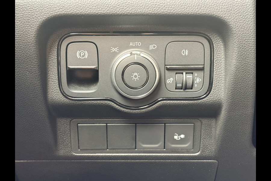 Mercedes-Benz eCitan 112 51 kWh 122PK L1 Base 284 WLTP 98,8 (SOH) MBUX Trekhaak 75kW Snelladen Apple Carplay Cruise Control Laadkabel