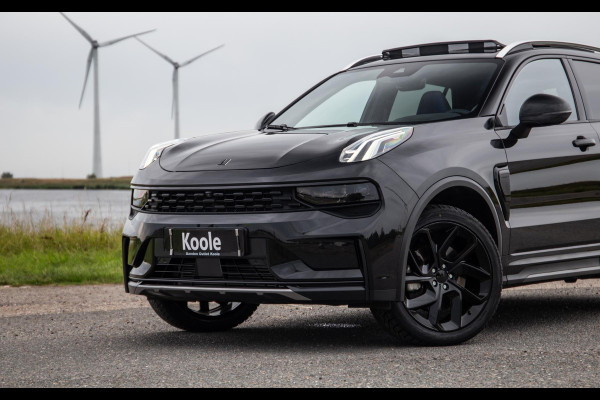 Lynk & Co 01 1.5 BLACK LINE / PANORAMA DAK / 360 CAMERA / CARPLAY / STOELVERWARMING