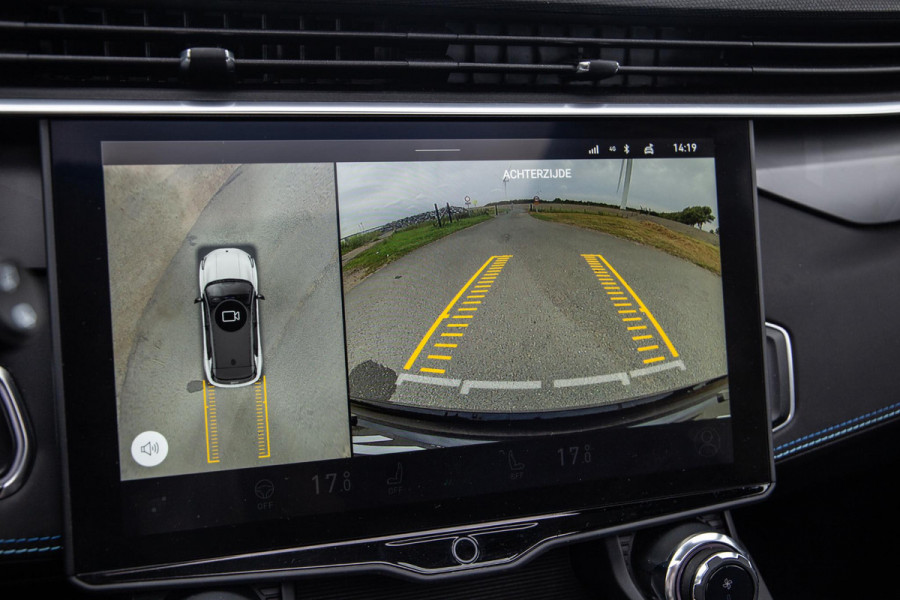 Lynk & Co 01 1.5 BLACK LINE / PANORAMA DAK / 360 CAMERA / CARPLAY / STOELVERWARMING